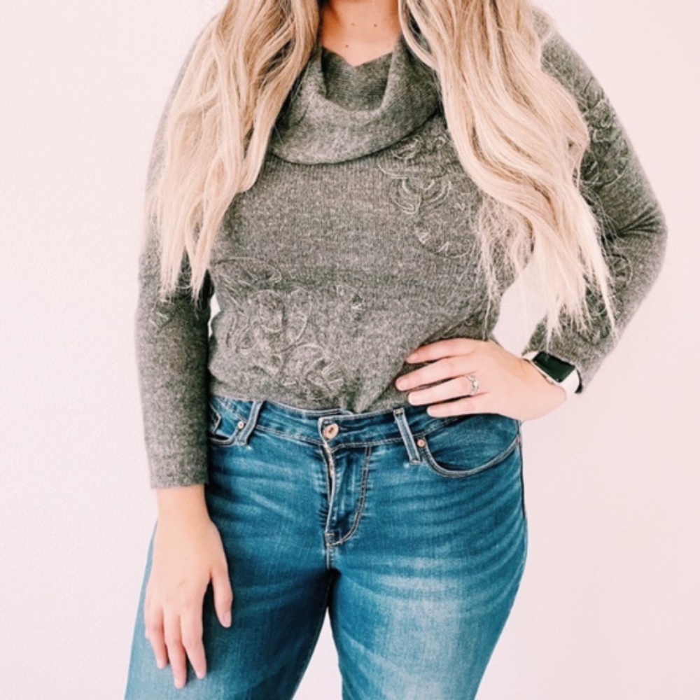 Jones New York Gray Cowl Neck Sweater Small